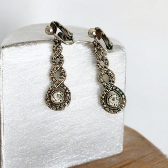 Vintage 1992 Avon Silvertone Faux Marcasite Clip On Earrings - Picture 1 of 4